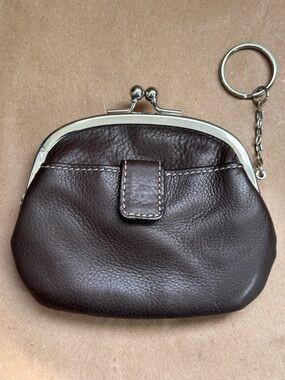 Brown Leather Kisslock Wallet Purse. 5” by 4” by 1”